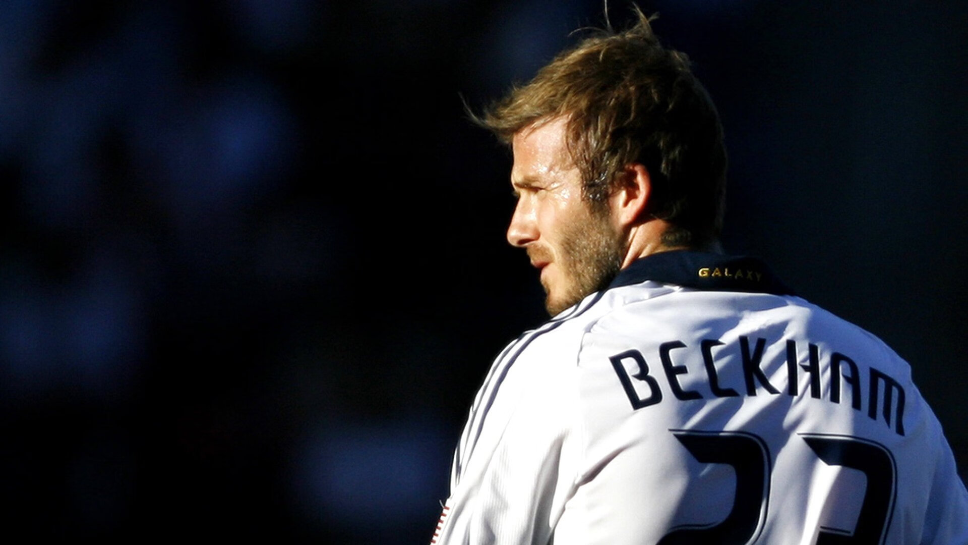 中学生罚球心理赛 全场安静只听到球与篮筐的碰撞